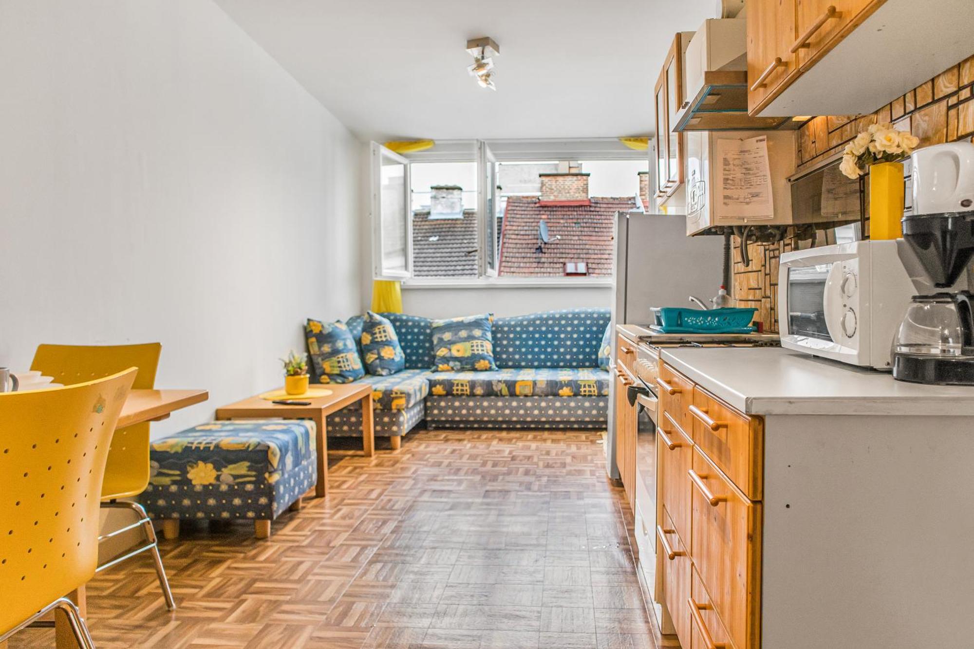 Apartment Wanderlust 2br In The Heart Of It *